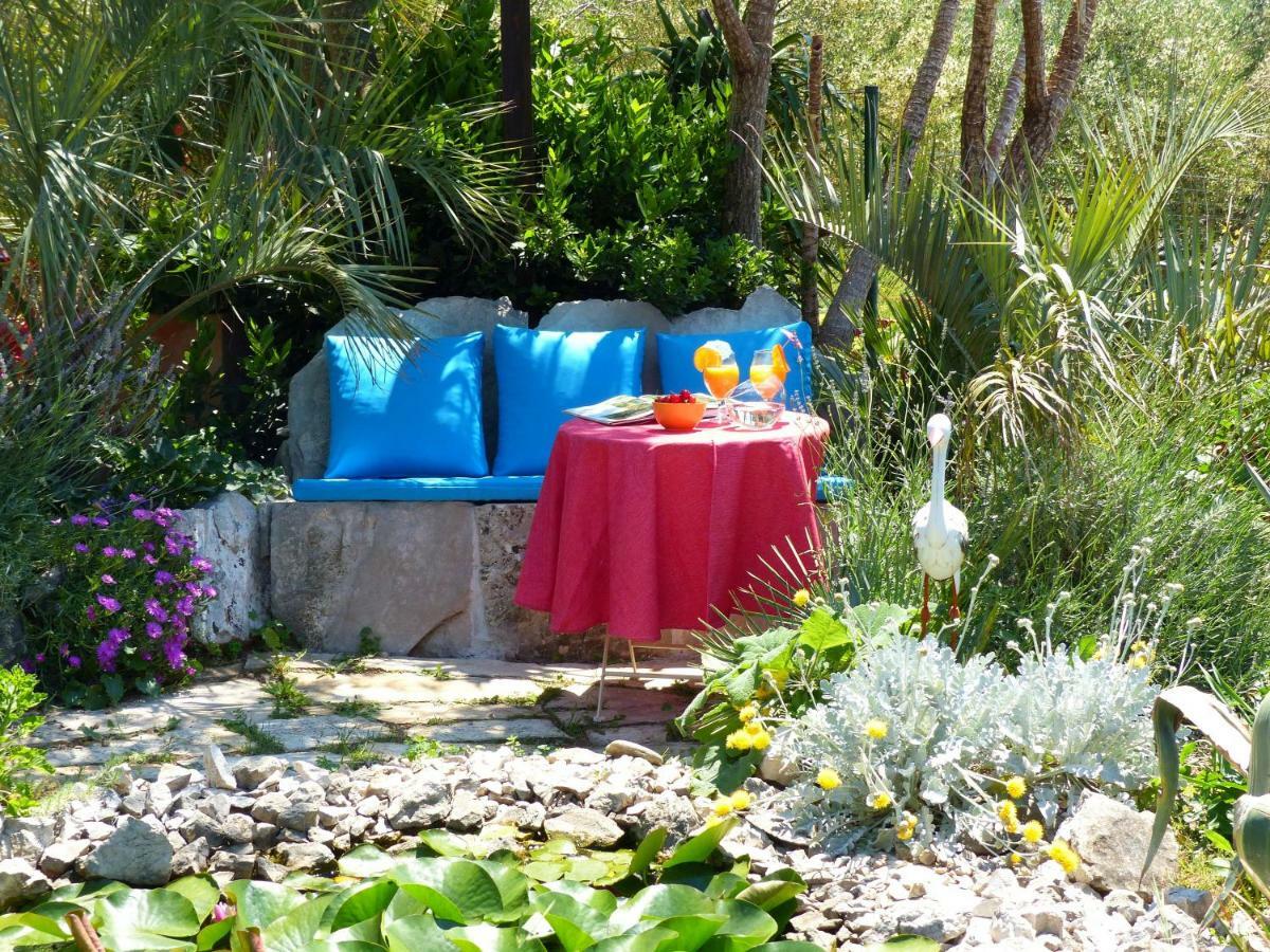 Villa Tropica, Total Privacy, Tropical Garden And Private Pool Kastela Exterior photo
